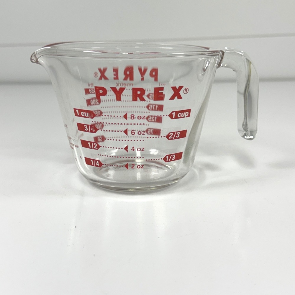 Vintage Pyrex 1 Cup Measuring Cup Red Lettering Made in USA D-Handle 250ml